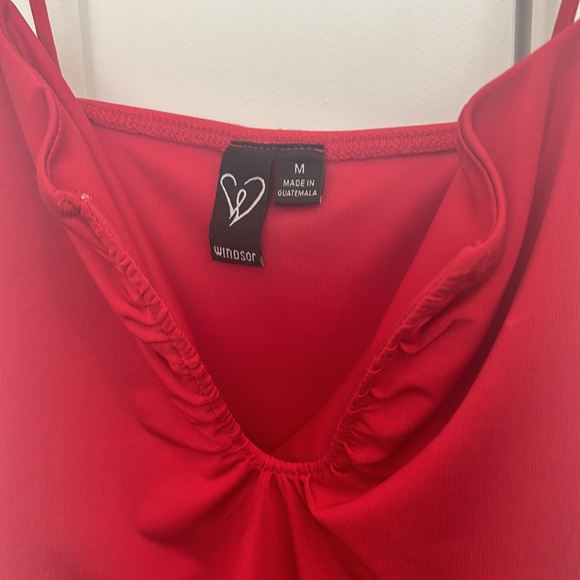 tight red formal dress low cut from windsor - Picture 2 of 3